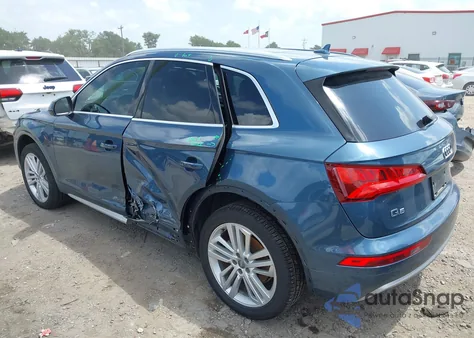 2018 Audi Q5 2.0T Premium/2.0T Tech Premium z USA, uszkodzony, nr VIN WA1BNAFY8J2209774